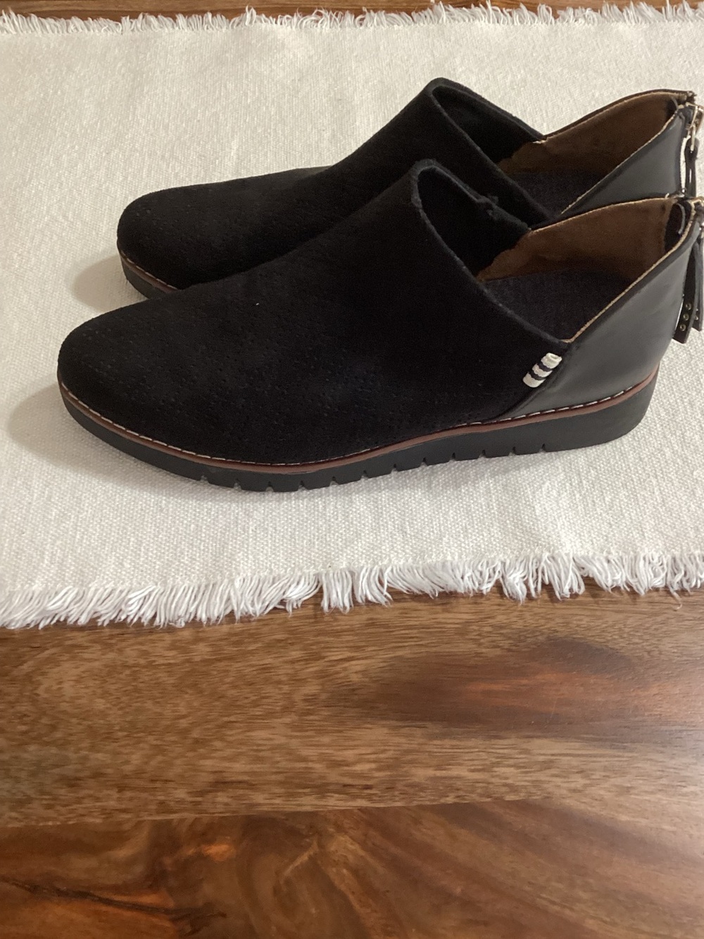 Dr.Scholls booties. 8medium